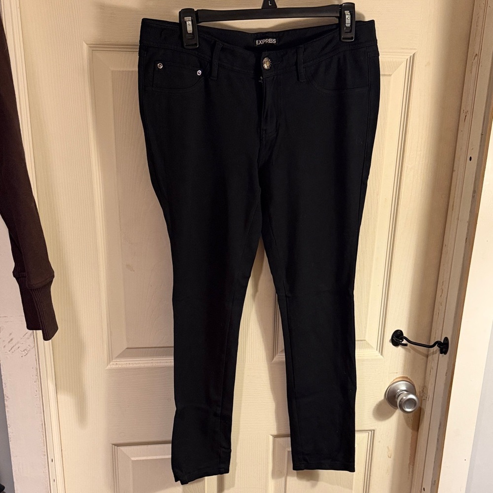 Express Classic Black Pocketed Leggings